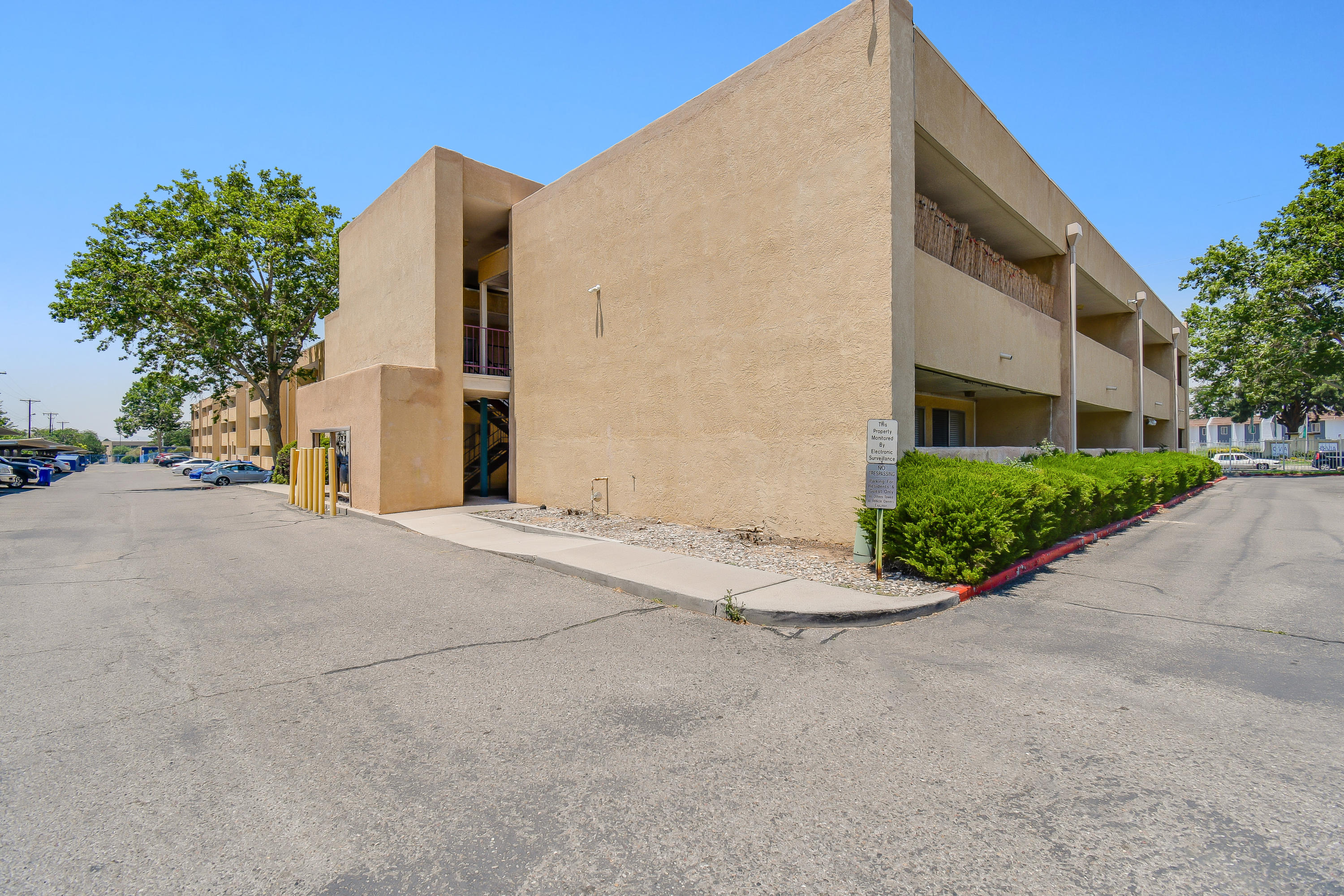 Kirtland Air Force Base Area Homes under 100k