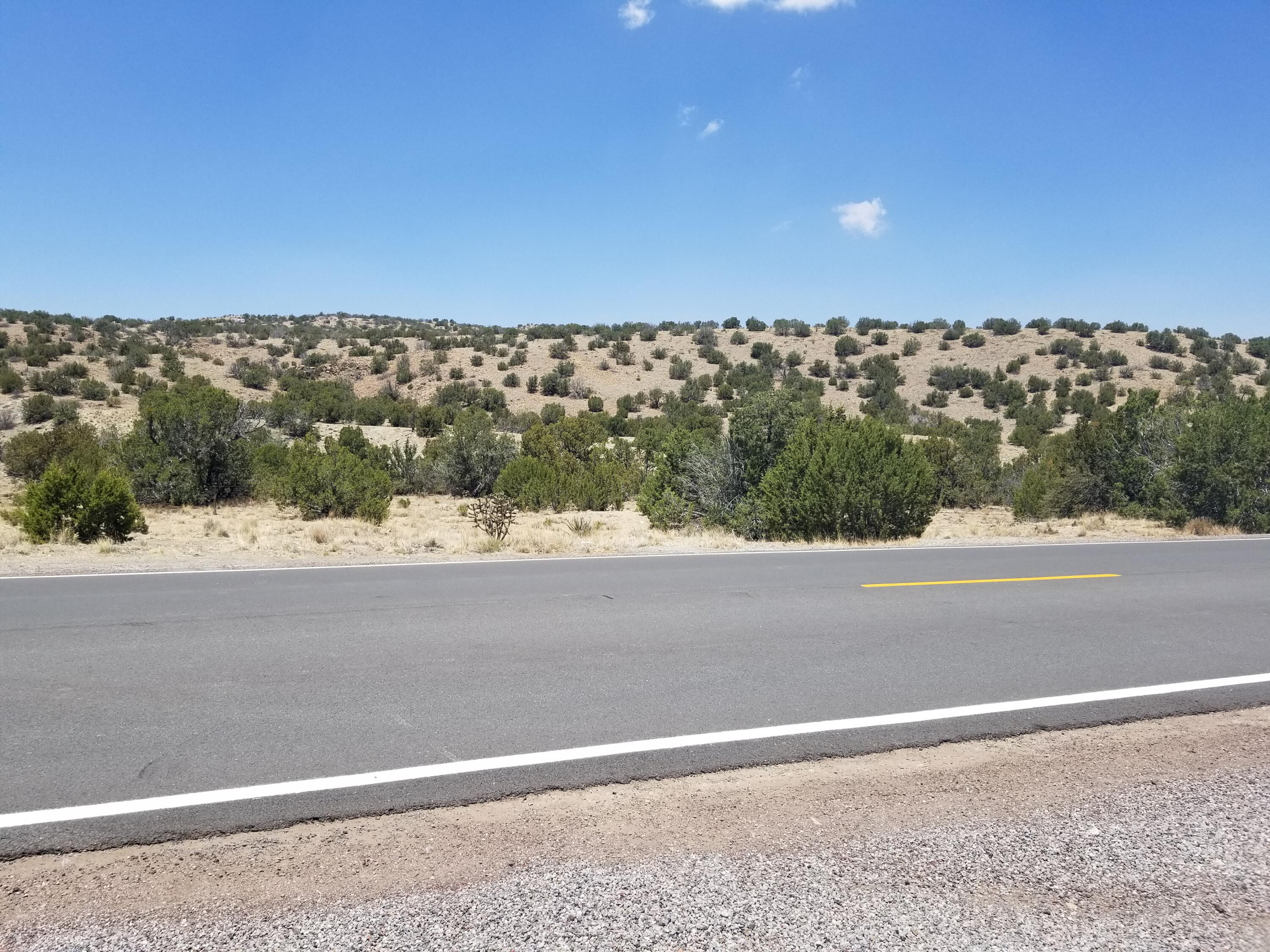 28 Windcatcher Road, Madrid, NM 87010