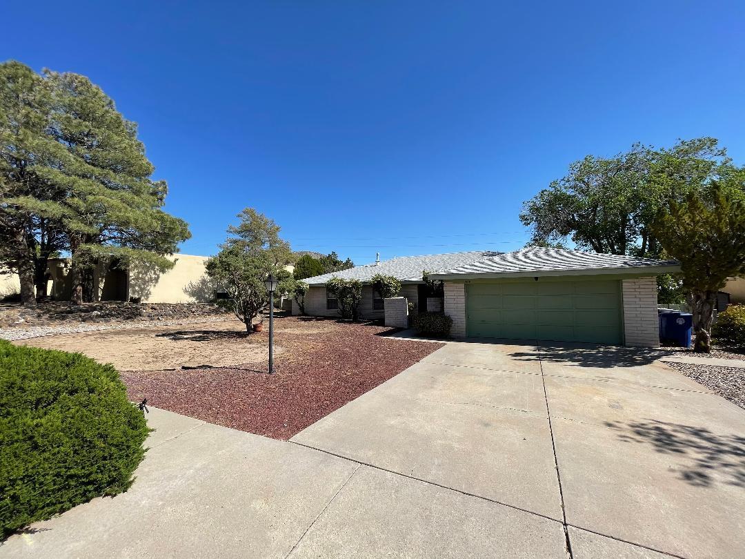 Albuquerque Homes with Four Bedrooms