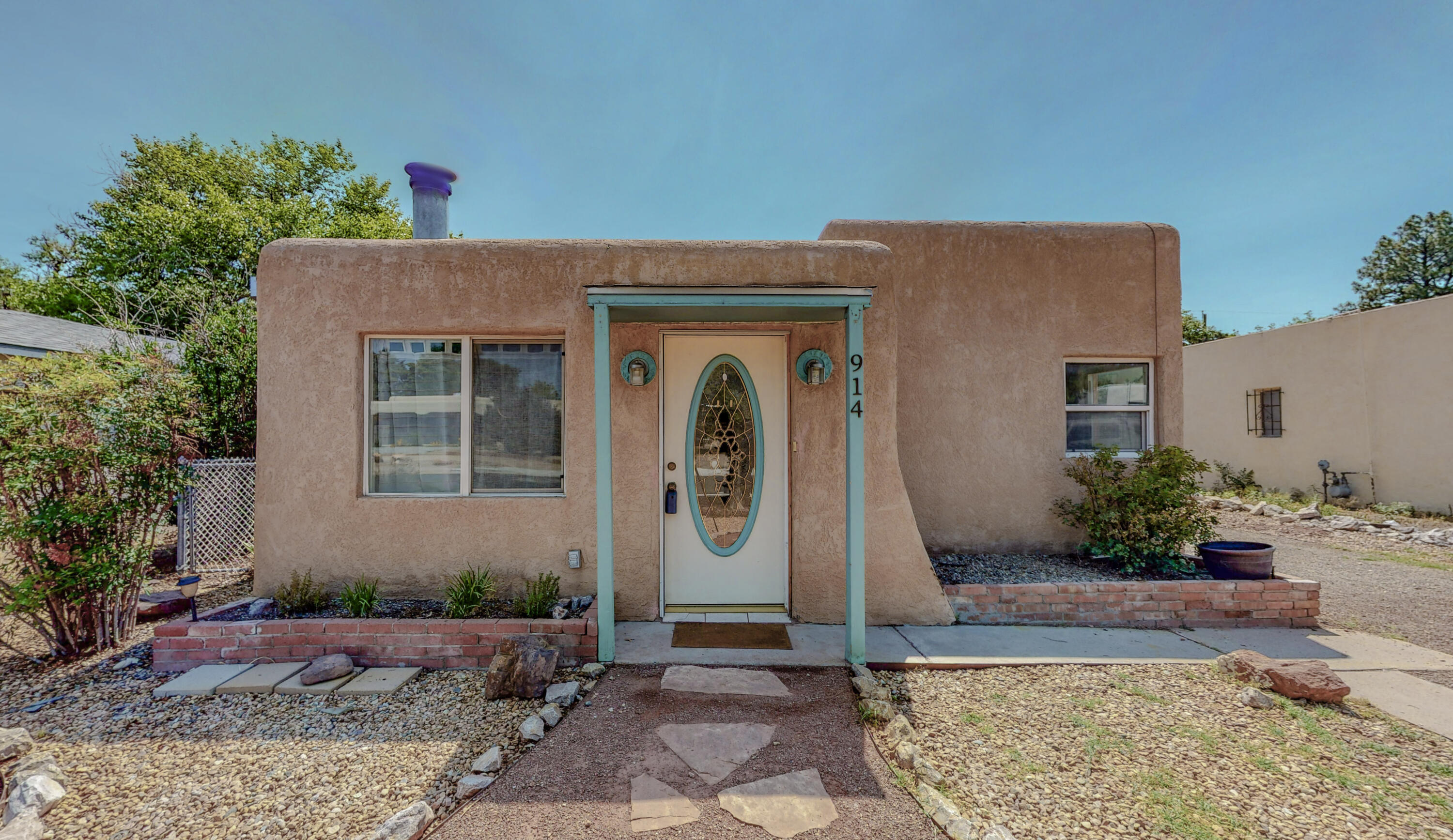 Kirtland Air Force Base area homes between 200k and 225k.