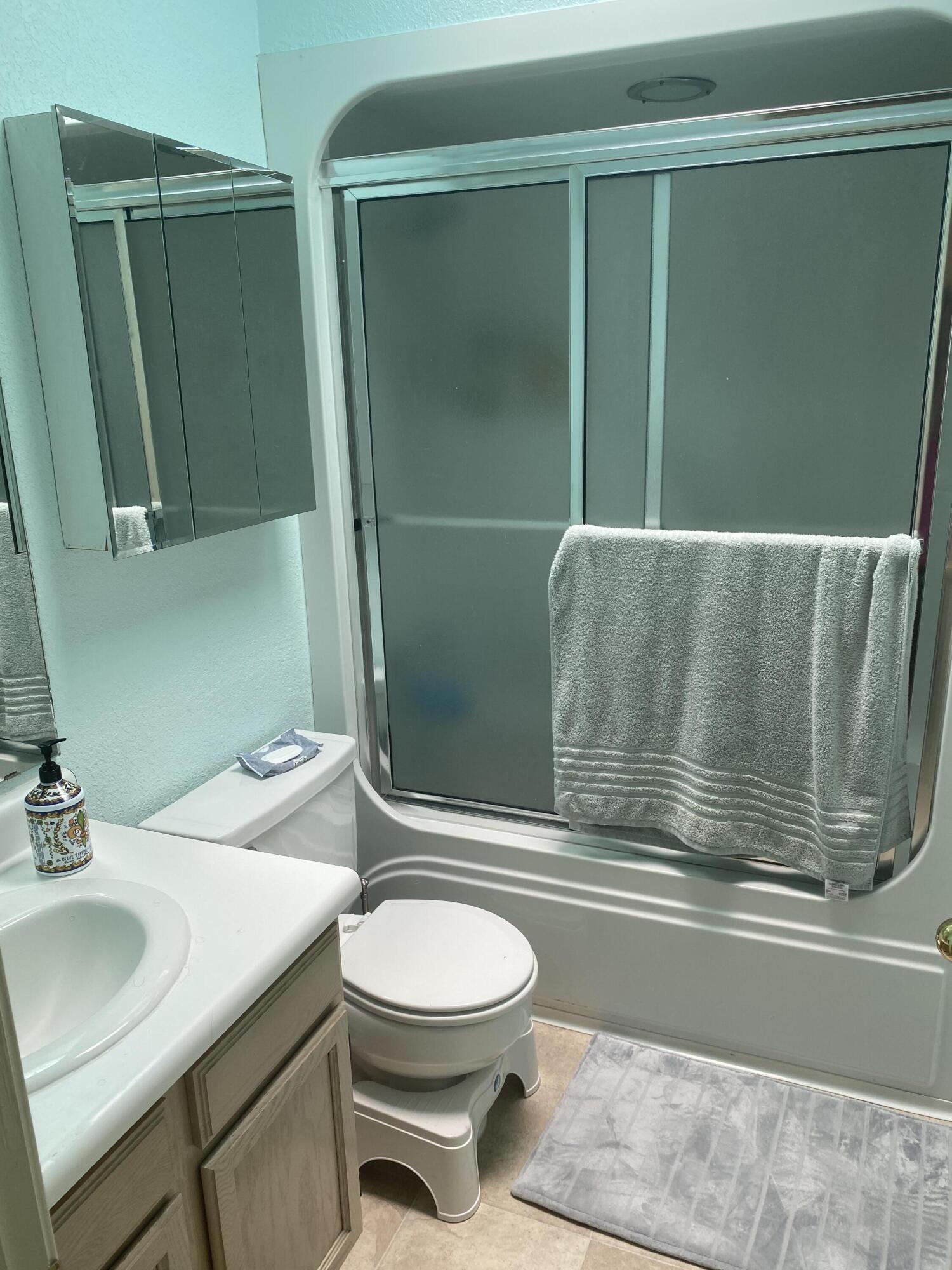2900 N Vista Del Rey NE 8A