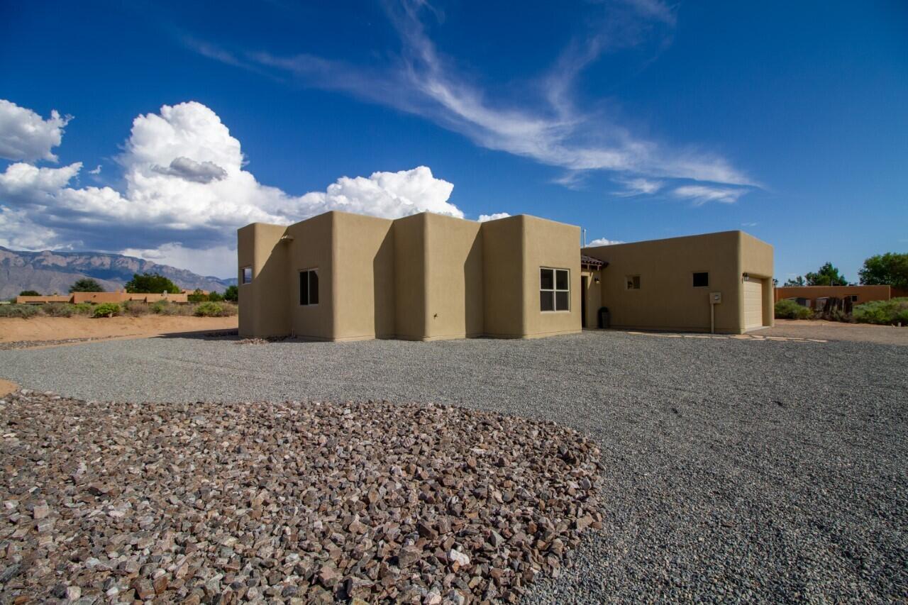 Just Listed in Corrales NM