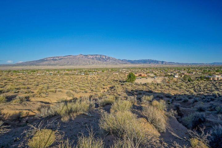 190 Tierra Encantada Road, Corrales, NM 87048