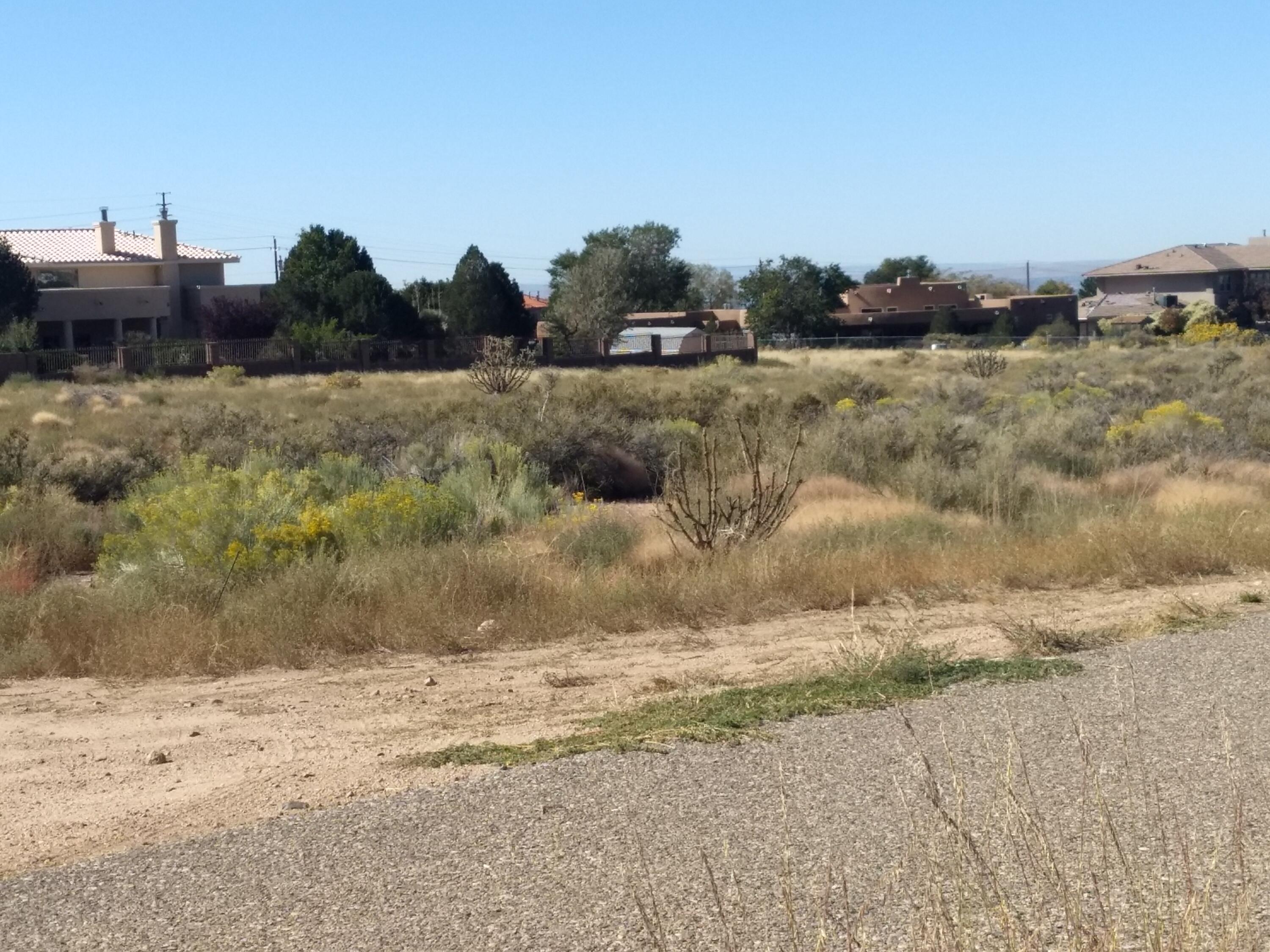 2 Del Rey Avenue NE, Albuquerque, NM 87122