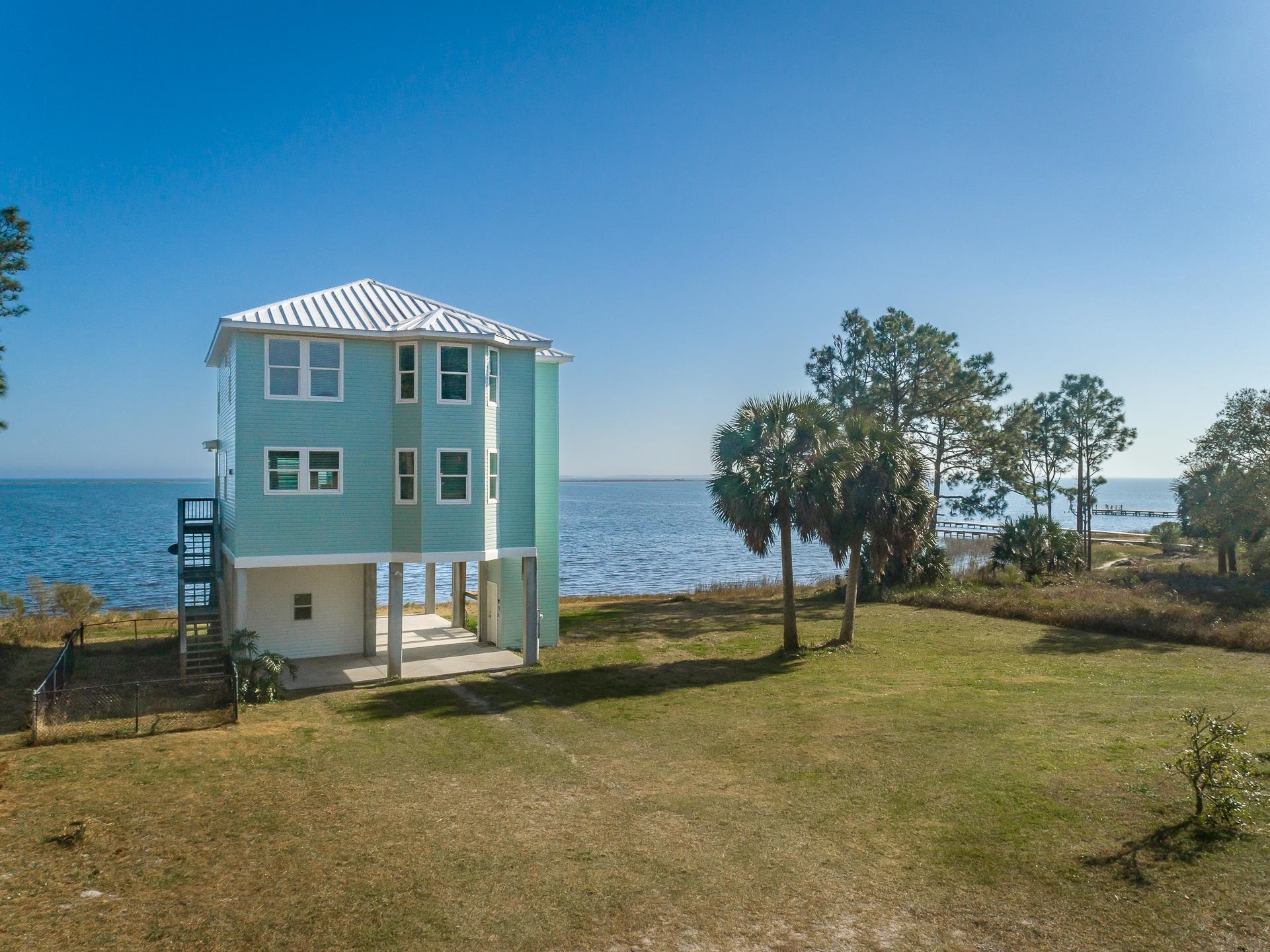 2426 E 98 Highway, CARRABELLE, FL 32322