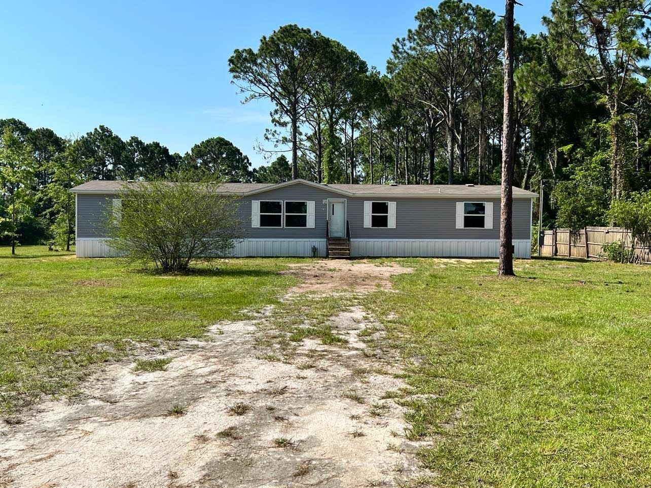 This is a FABULOUS 2020 mobile home situated on 1 acre of land in Eastpoint, Florida.  Located in Franklin County.  5 bedrooms, 3 bath - this place is HUGE! Turn-key, move in ready! Recent restoration cleaned for that "like brand new" feeling!  All the rooms are spacious with ample closet space.  All 3 bathrooms are full baths!