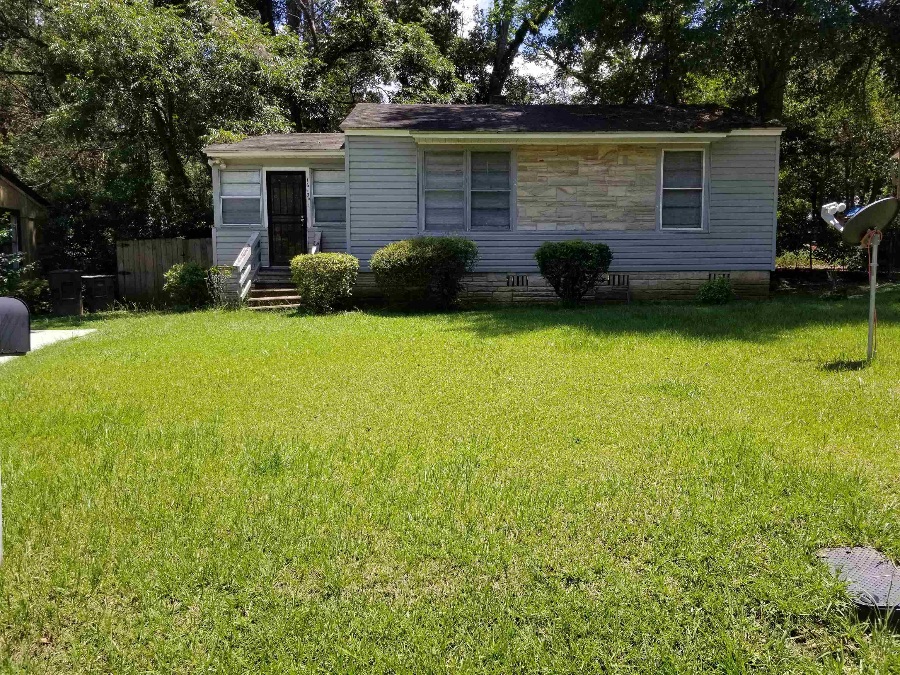 Perfect for students and investors.  Off campus though still close to FSU, TCC, and FAMU. Minutes from the Capital and I-10.Convenient to shopping, recreation, dining and entertainment. Off street parking, Nice size fenced in backyard. Price has been set to consider dwelling condition. Vacant