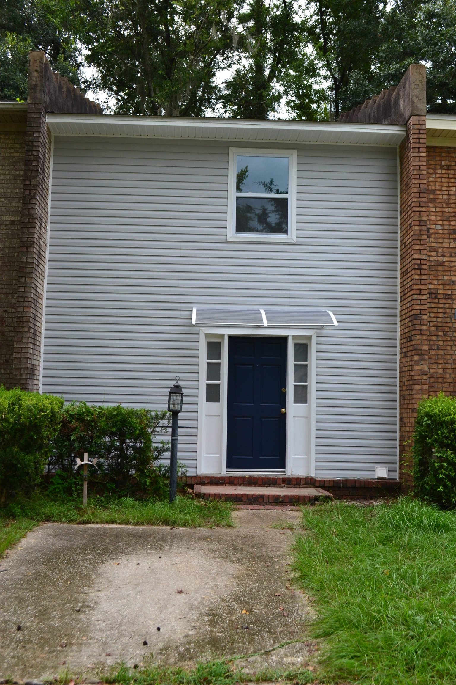 Well maintained and refreshed townhome.  Perfect for first time homebuyer or investor.  It was a rental property.  New paint throughout.  New siding on the front as well as an energy efficient window. New carpet in bedrooms and on stairs.