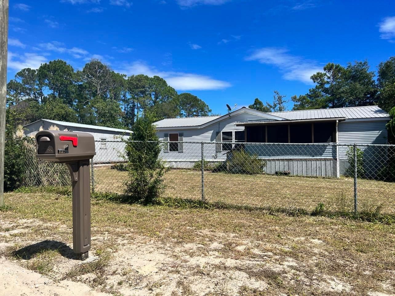 904 NE 2nd Street, CARRABELLE, FL 32322