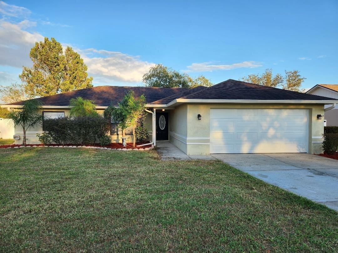 **Recently Reduced $15,000 for a Christmas Closing **Move in ready 3 bedroom 2 bath split plan in Glenridge Subdivision on 1/4 of an acre. Freshly painted on the inside with all new hard flooring throughout. Large 240 SF Florida Room great for entertaining. New Vinyl Fence installed in 2021 for a nice private back yard. New A/C installed 2021 and roof was replaced in 2014. Nothing needed but your belongings to make this your new home.