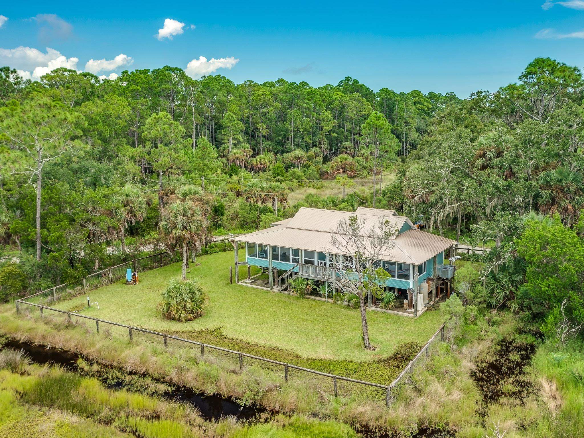 1187 Wakulla Beach Road, CRAWFORDVILLE, FL 32327