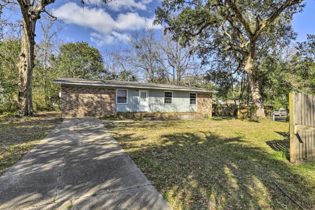 Updated turnkey home currently used at an Airbnb.  Only 1 mile to the FSU stadium!  Perfect opportunity for investor, student rental, vacation rental, or just bring your suitcase and move right in!  Home has tons of parking available in the front and also the back of the home! Where can you get a 4 bedroom 3 bath home at this price?