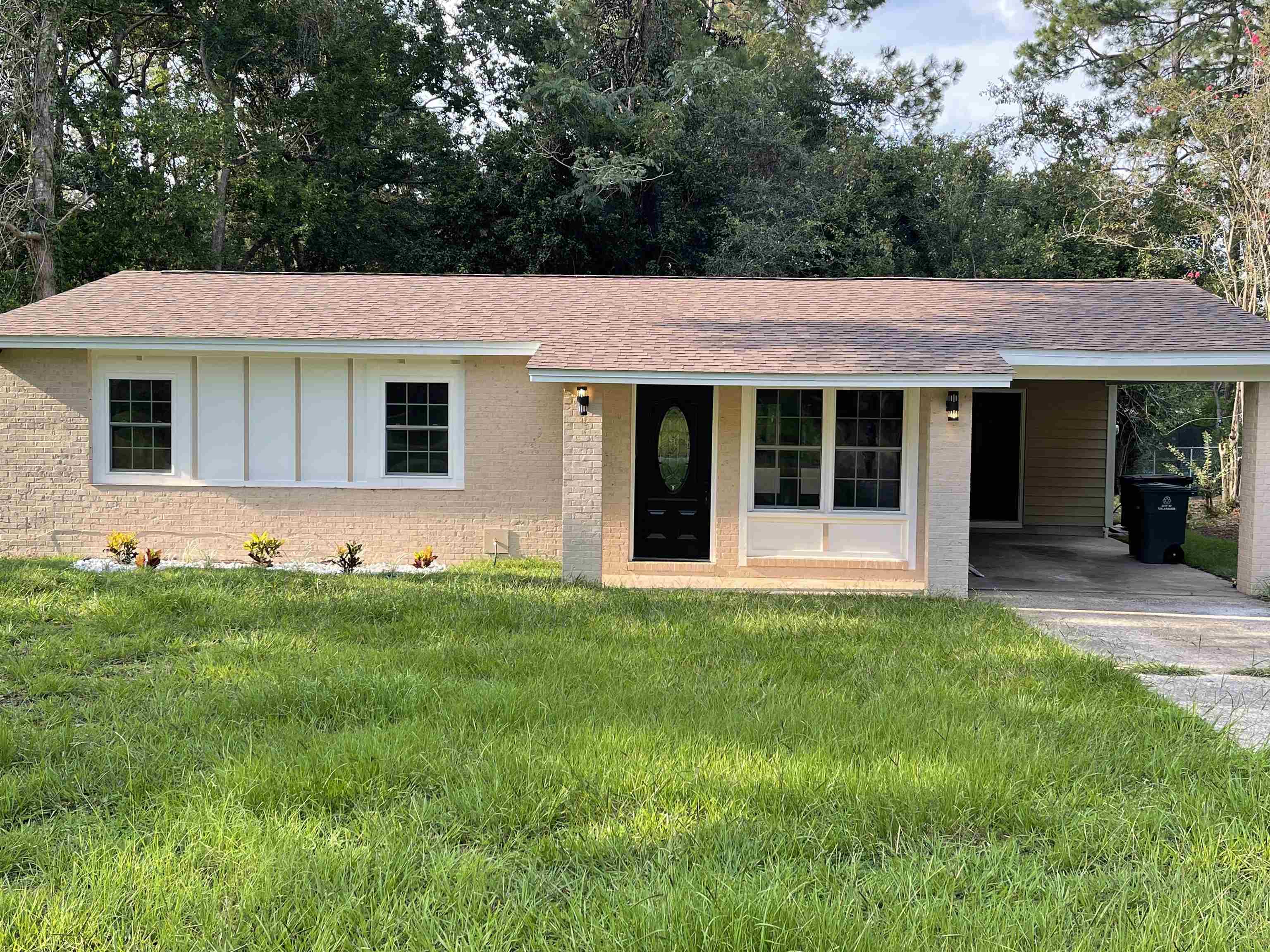 Don’t miss out on this opportunity to own a fully renovated home in Apalachee Ridge. This home has been updated to feature a new roof (2023), a new HVAC system (2023),new flooring, as well as kitchen and baths. Move in Ready!!Totally Remodeled, 3bed,1.5bath, Open Floor designed, Screen porch with gorgeous tiled floor. Close to shopping, restaurants and parks! Very Convenient Location! Schedule your showing today your clients will fall in Love.