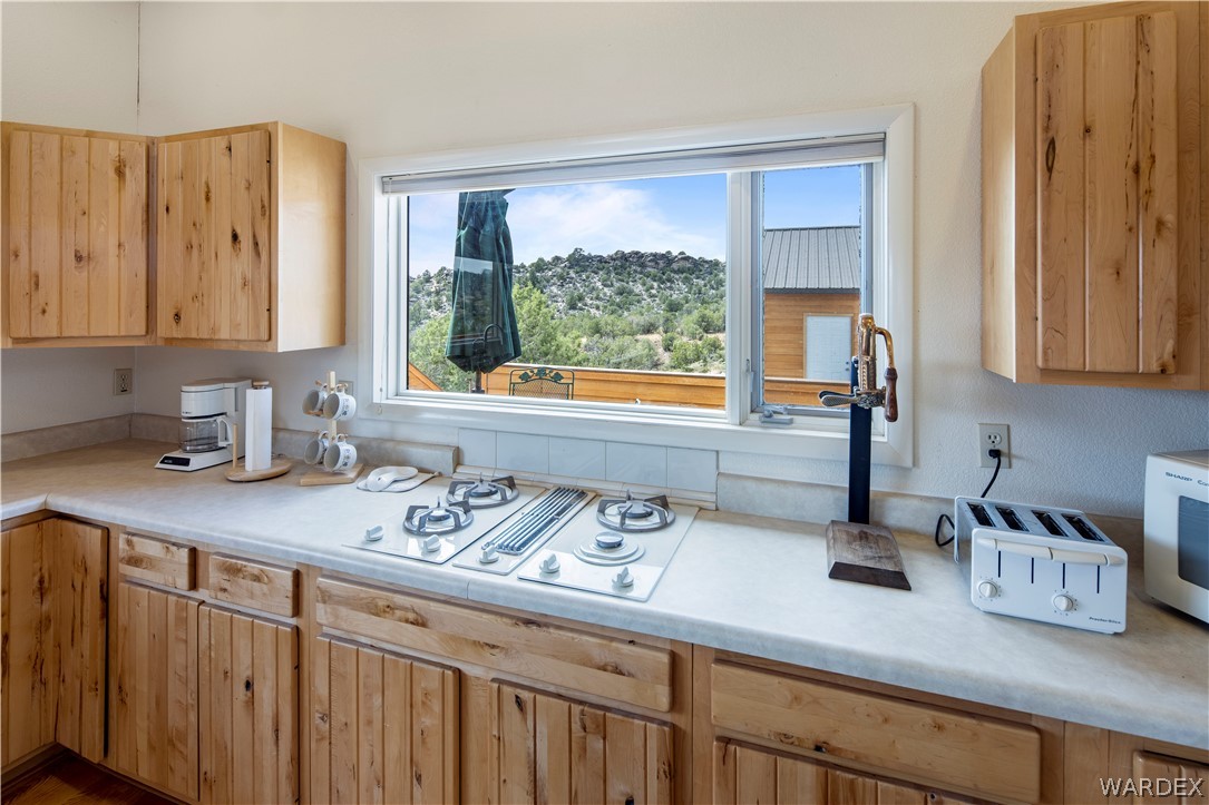 Listing photo id 9 for 18723 Knight Creek Road