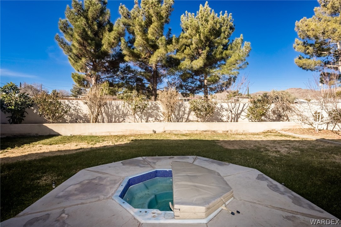 Listing photo id 72 for 3783 Cantle Drive