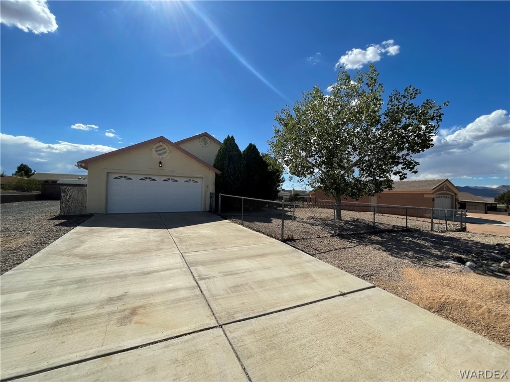 Listing photo id 47 for 7024 Stetson Drive