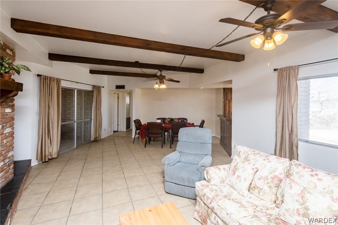 Listing photo id 13 for 3130 Hualapai Mountain Road