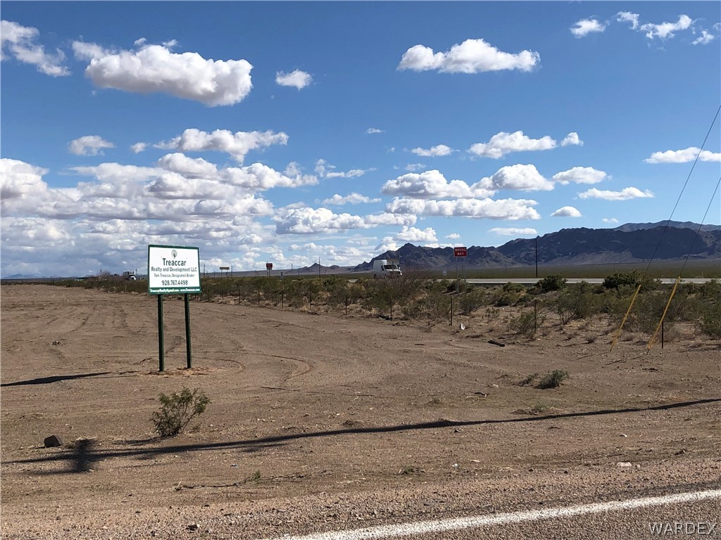 Listing photo id 3 for 19680 Us 93 Highway