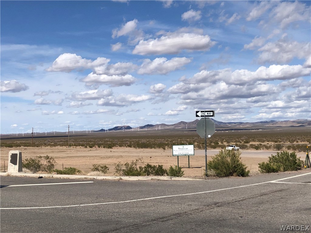 Listing photo id 4 for 19680 Us 93 Highway