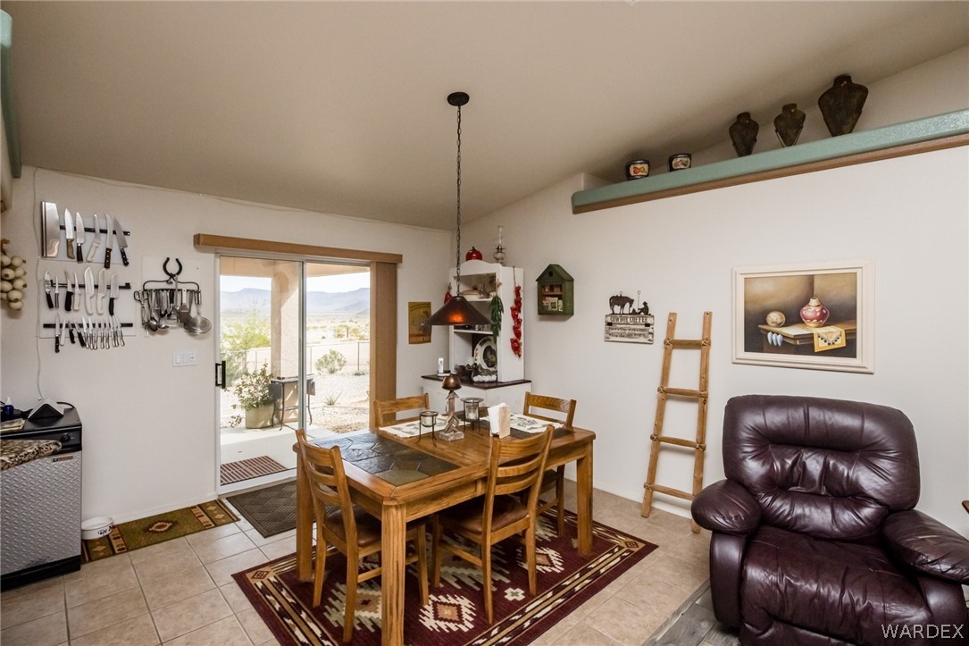 Listing photo id 10 for 8533 Canyon Drive