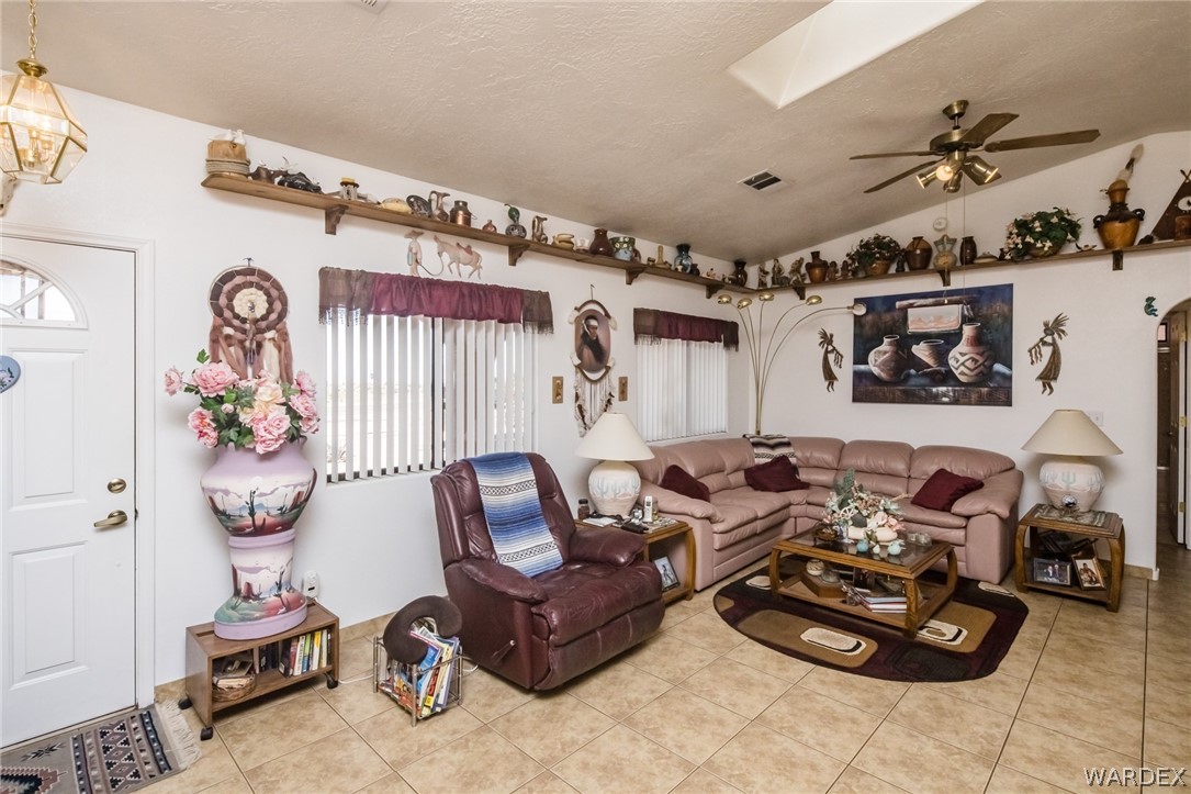 Listing photo id 6 for 9157 Concho Drive