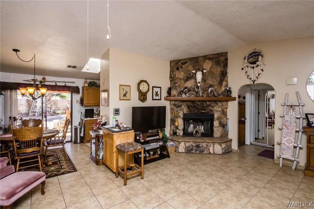 Listing photo id 9 for 9157 Concho Drive