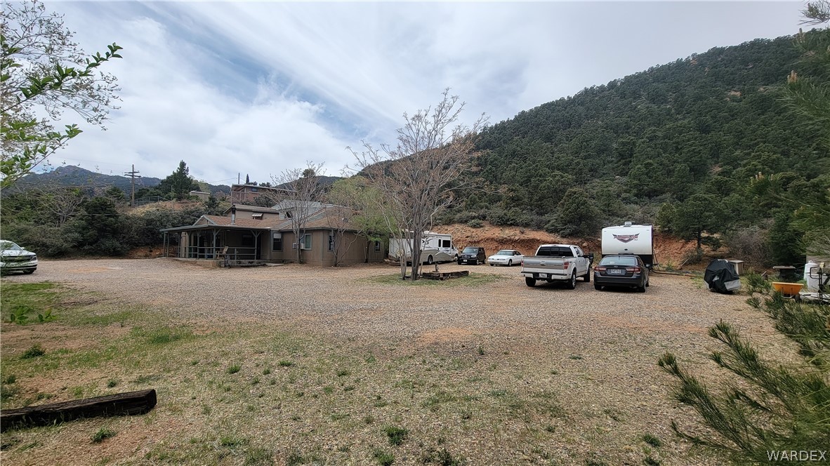 Listing photo id 4 for 3225 Atherton Drive