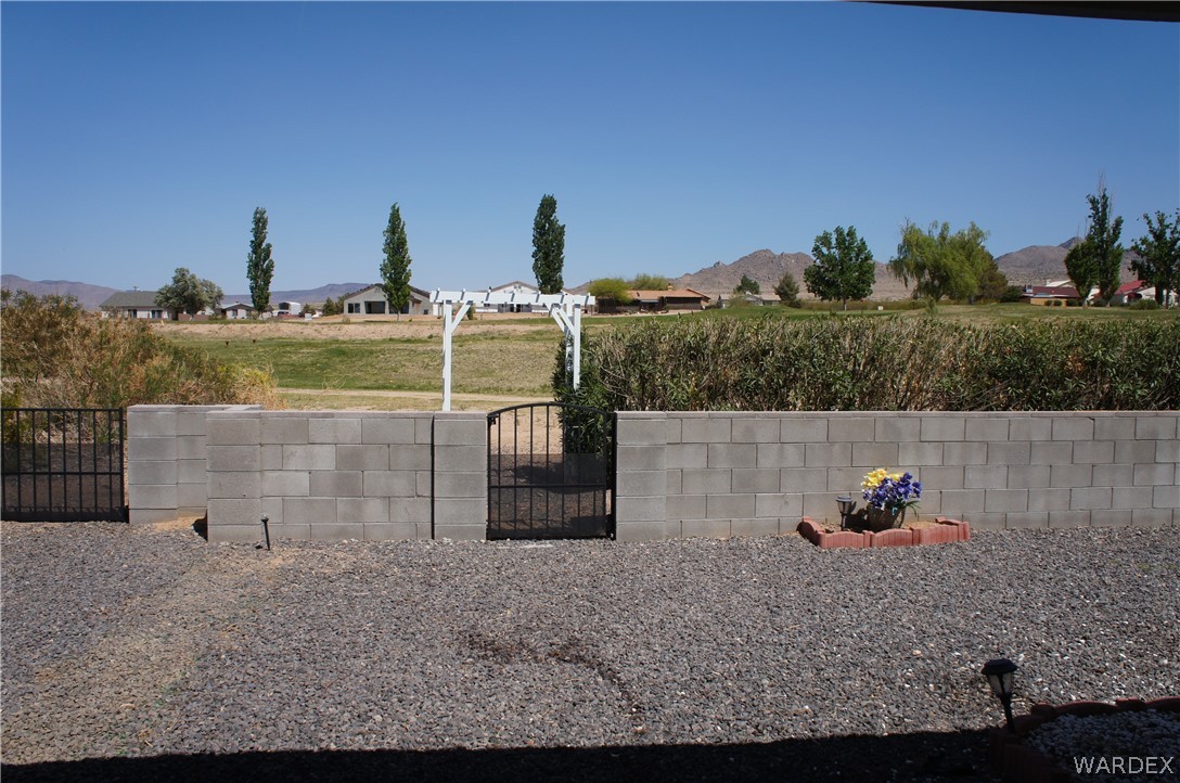Listing photo id 22 for 7645 Oxbow Drive
