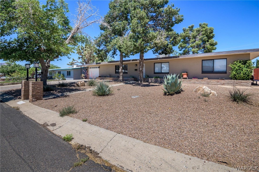 Listing photo id 50 for 2401 Mullen Drive