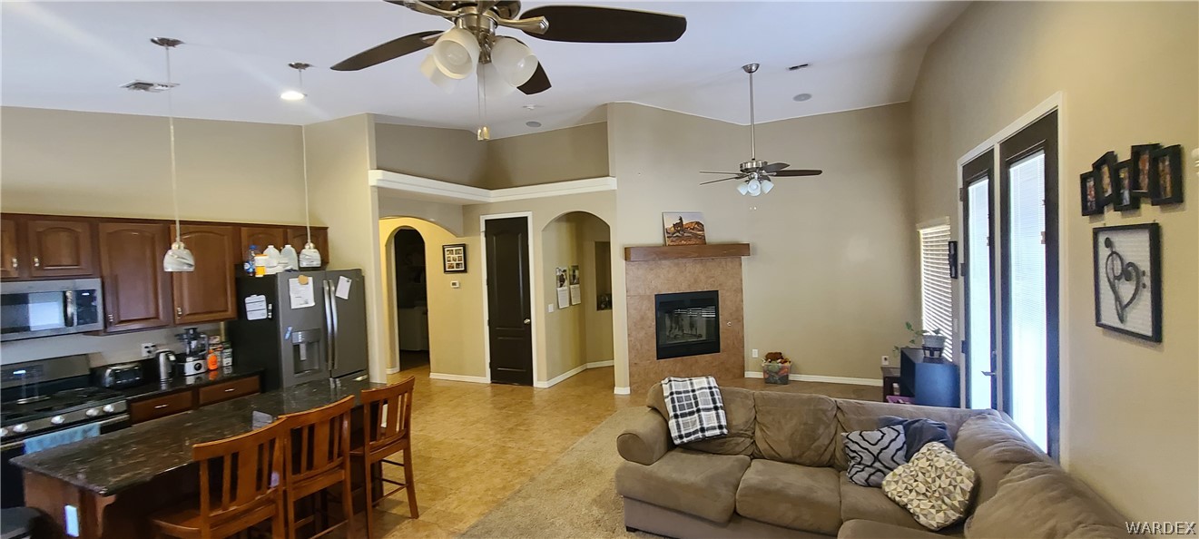 Listing photo id 14 for 2361 Ginger Street
