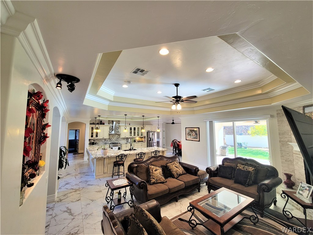Listing photo id 40 for 2435 Country Club Drive