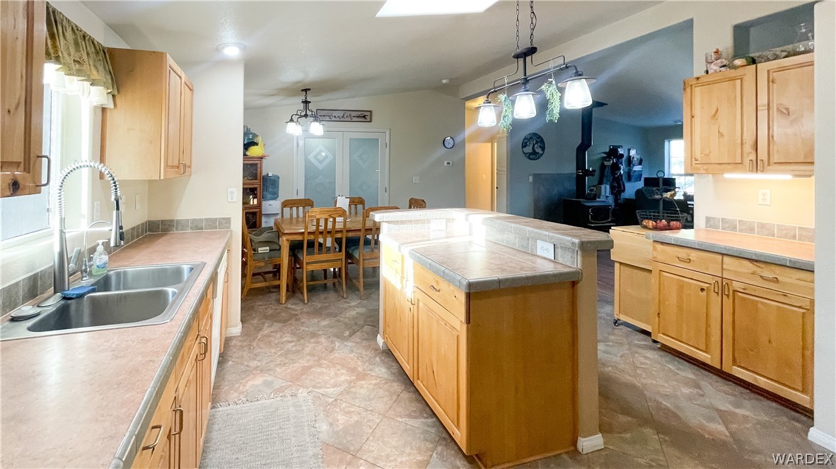 Listing photo id 10 for 18676 Globe Willow Drive