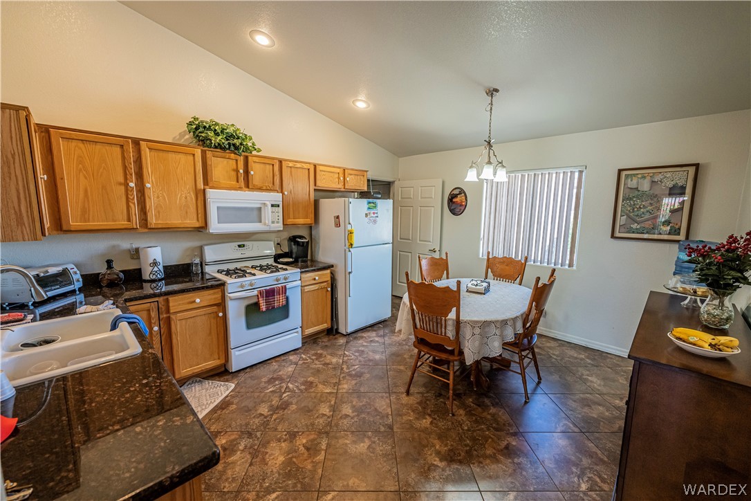 Listing photo id 10 for 4258 Medicine Bend Road