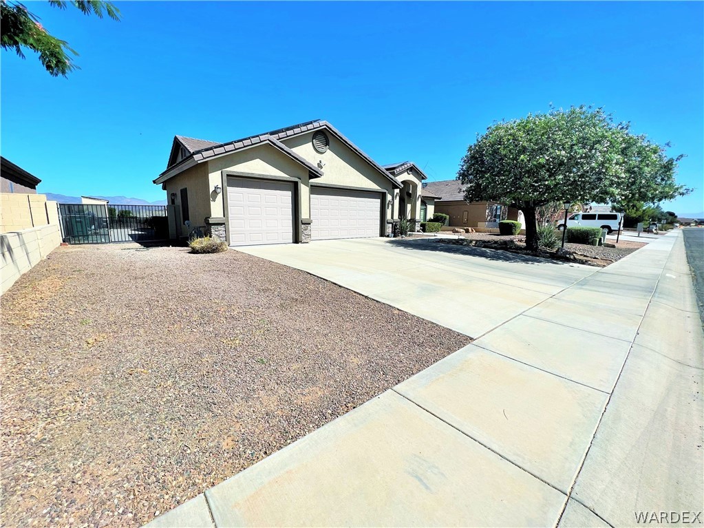 Listing photo id 1 for 4915 Neal Ranch Road