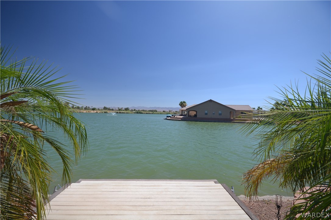 Listing photo id 7 for 10716 Peaceful Water Cove