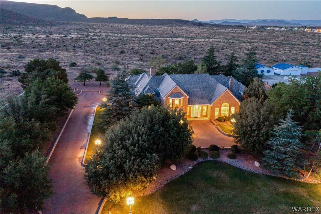 Listing photo id 3 for 641 Shadow Mountain Drive