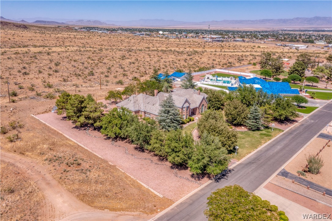 Listing photo id 5 for 641 Shadow Mountain Drive