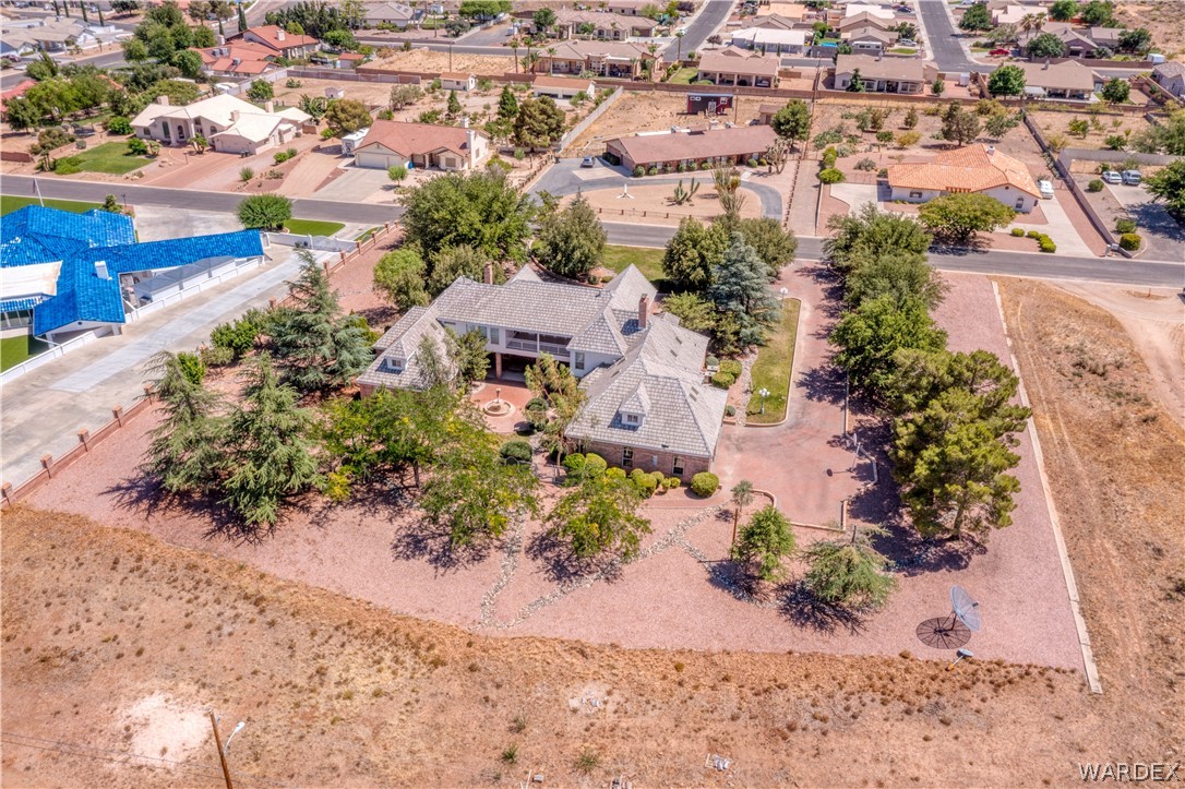 Listing photo id 7 for 641 Shadow Mountain Drive