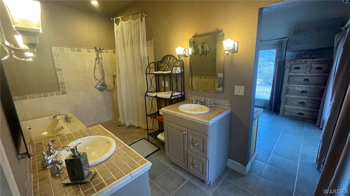 Listing photo id 35 for 4312 Cactus Wren Drive