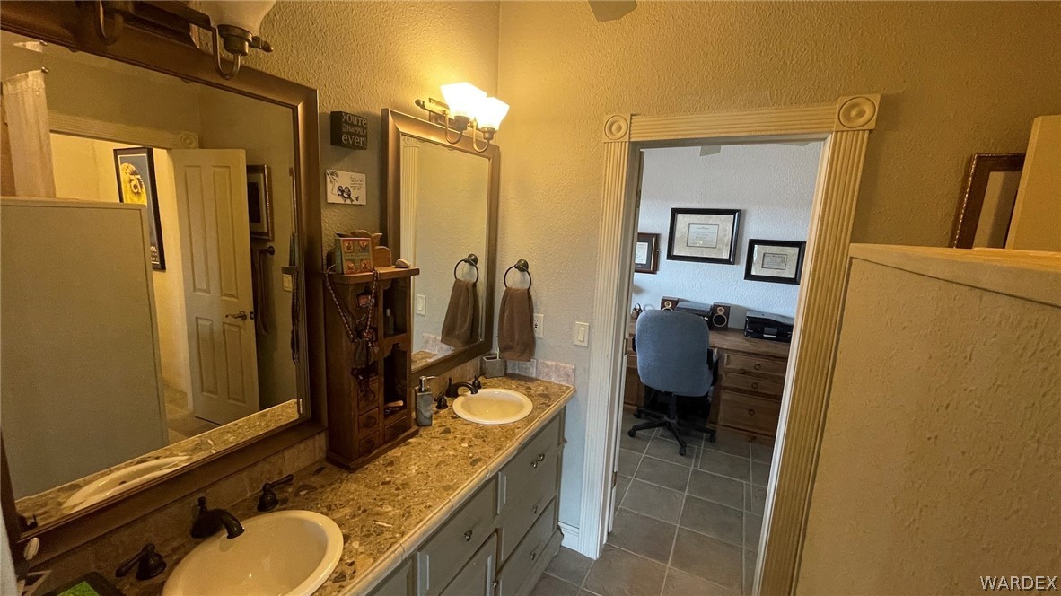 Listing photo id 44 for 4312 Cactus Wren Drive