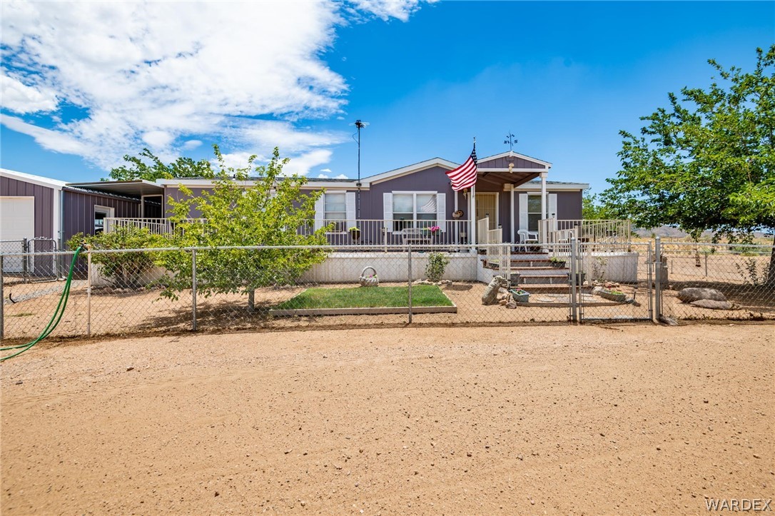 Listing photo id 1 for 5544 Taos Drive