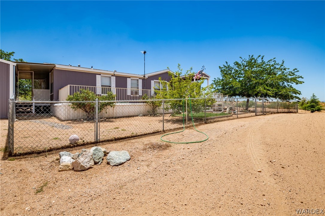 Listing photo id 10 for 5544 Taos Drive
