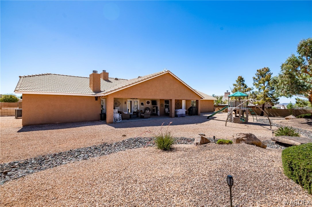 Listing photo id 37 for 2596 Sandstone Street