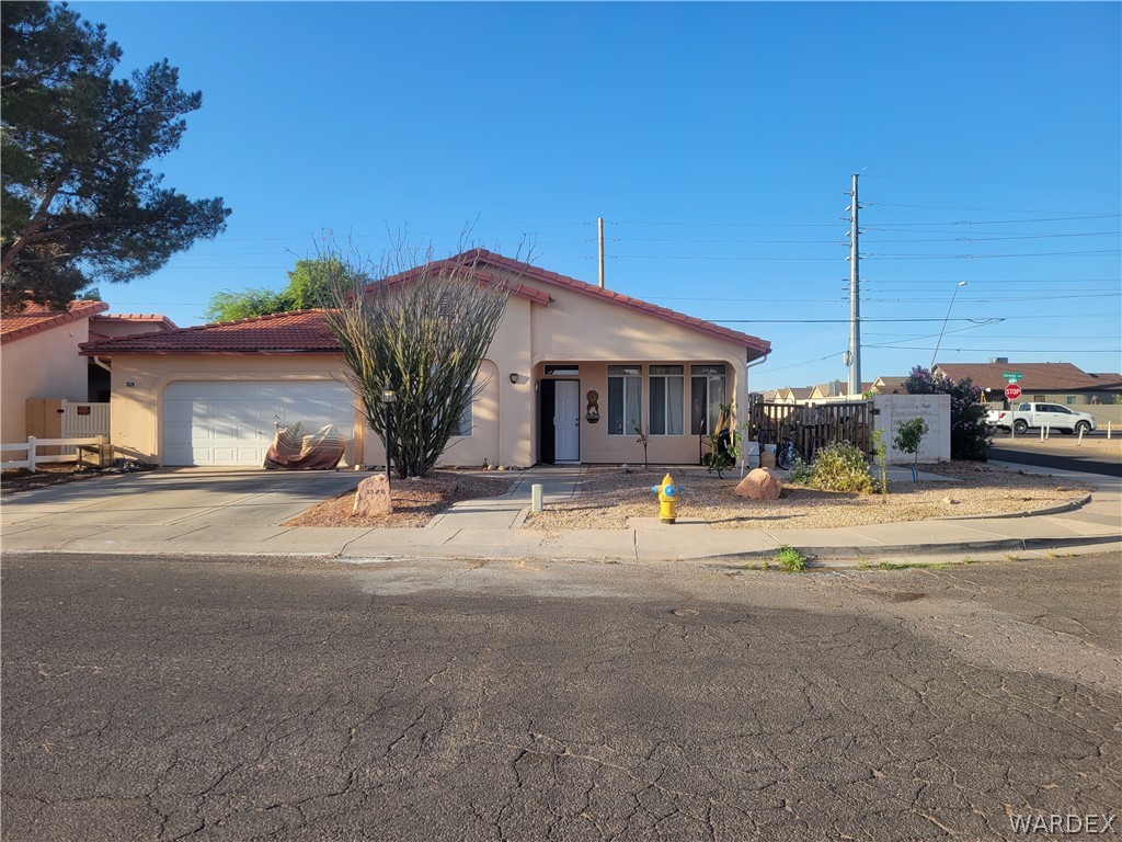 Listing photo id 1 for 3526 Heather Avenue