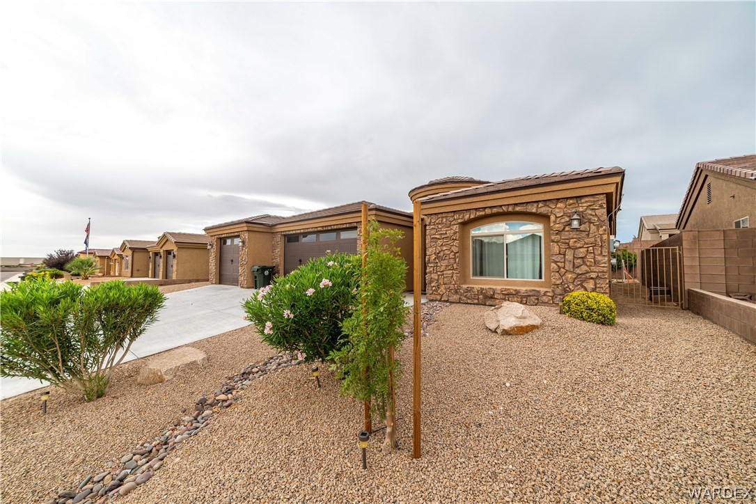 Listing photo id 15 for 2324 Ginger Street
