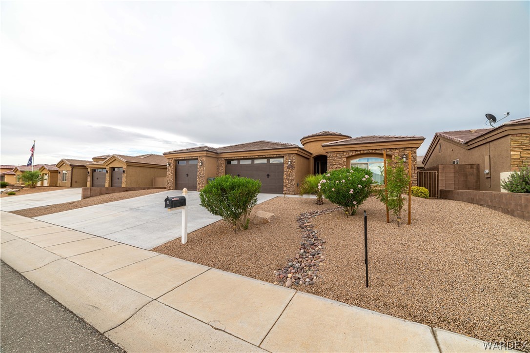 Listing photo id 19 for 2324 Ginger Street