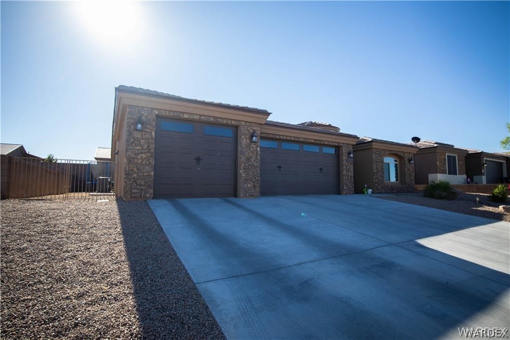 Listing photo id 3 for 2324 Ginger Street
