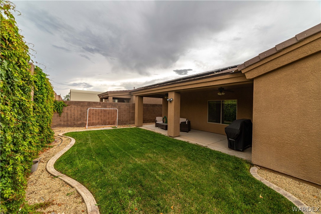 Listing photo id 52 for 2324 Ginger Street