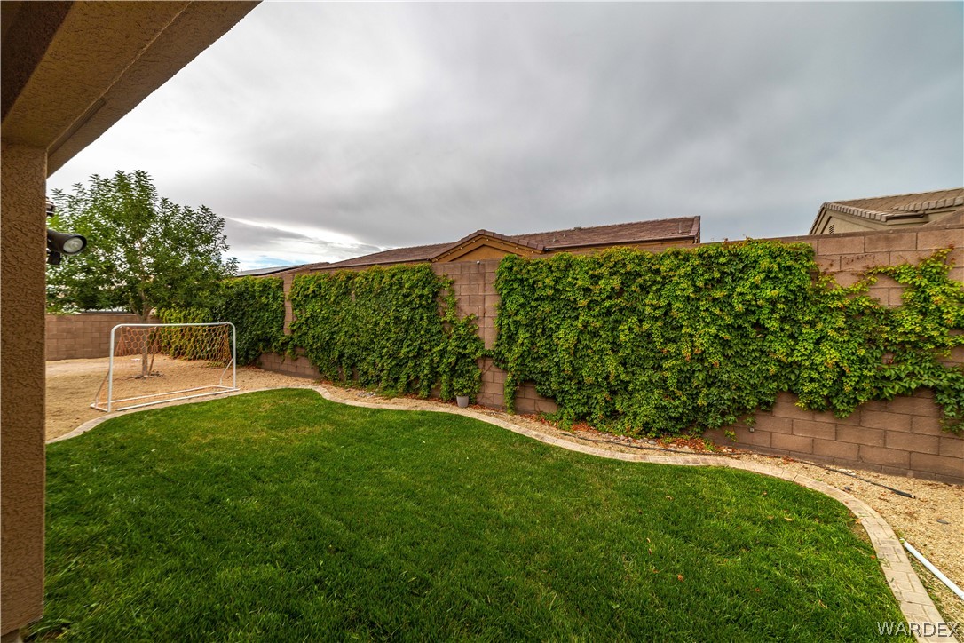 Listing photo id 56 for 2324 Ginger Street