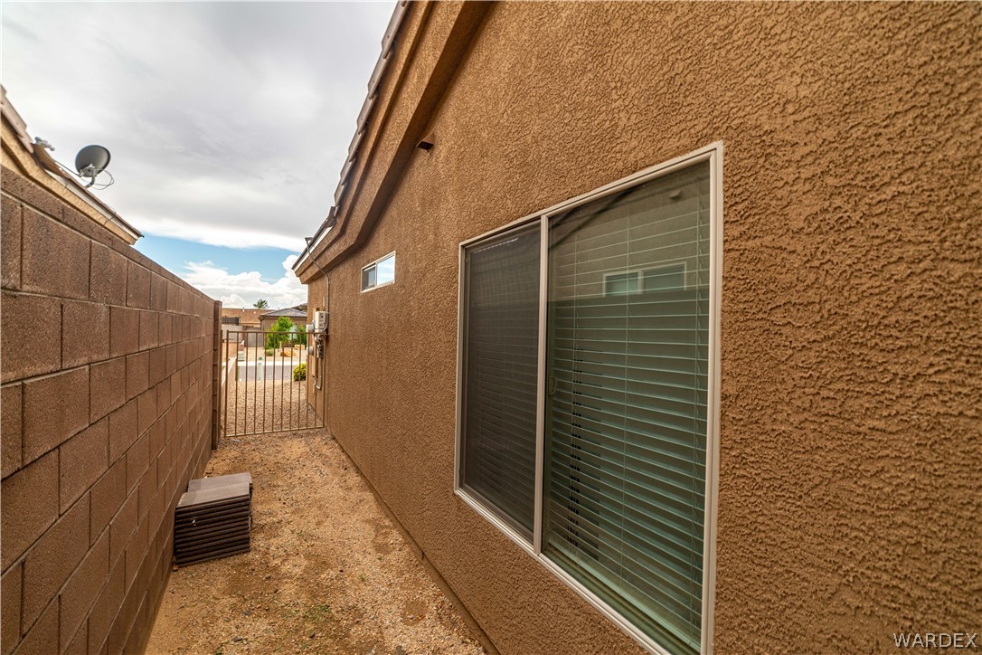 Listing photo id 59 for 2324 Ginger Street
